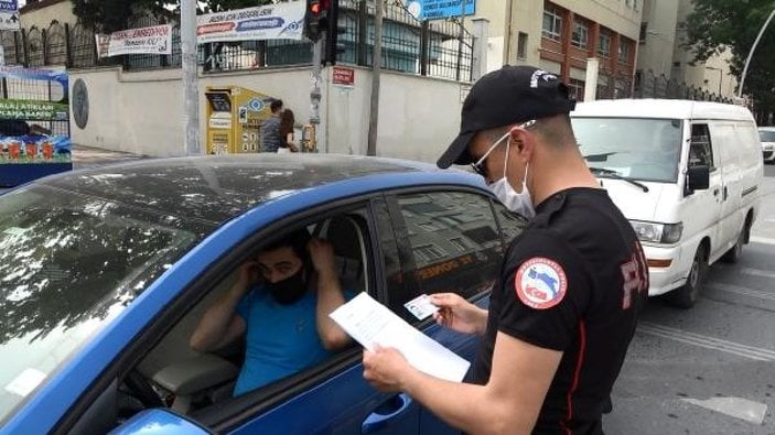 Sultangazi'de polis memurunun üzerine yürüyen sürücü