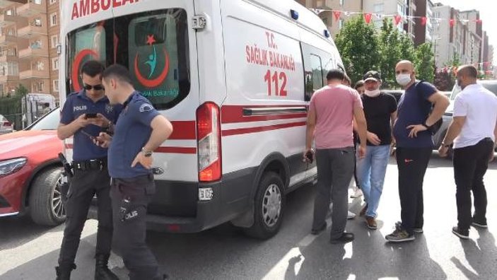 İstanbul'da, sokağa çıkan bisikletli çocuğa araba çarptı