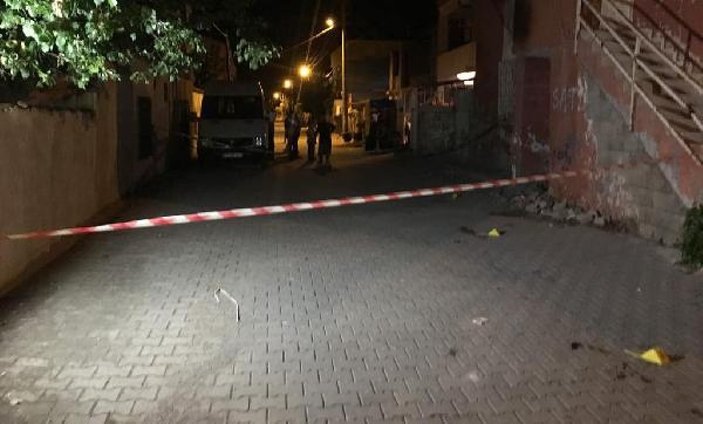 Gaziantep'te, sokak ortasında tartıştığı genci bıçakladı