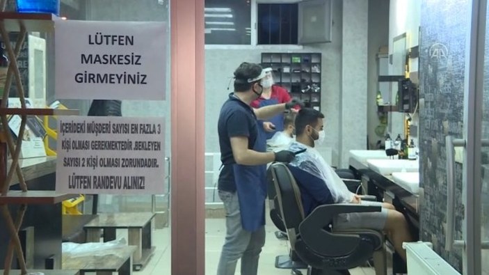 İstanbul'da berber ve kuaförler 02:30'a kadar mesai yaptı