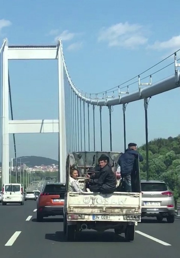 FSM Köprüsü'nde çocukların tehlikeli yolculuğu