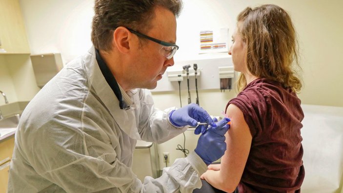 ABD, İngiliz firmadan 300 milyon doz aşı sipariş etti