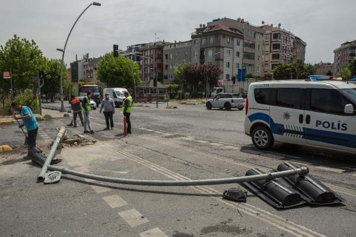 Bahçelievler'de ambulans kaza yaptı: 3 yaralı