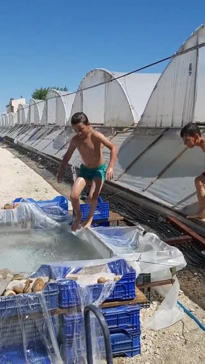 Antalya'da çocukların havuz keyfi