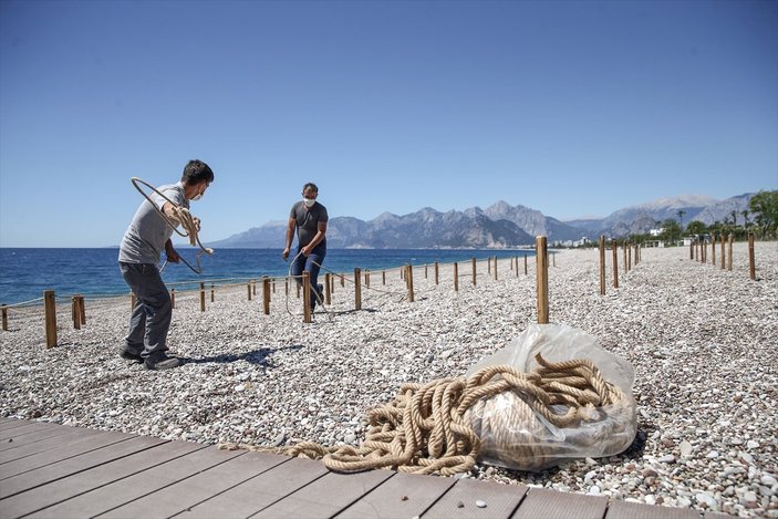 Konyaaltı Plajı'nda deniz keyfi sosyal mesafeli olacak