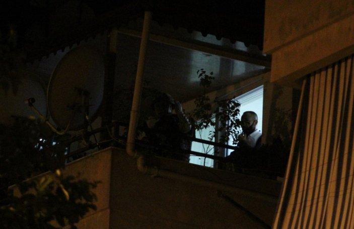Antalya'da bir kişi evin odasına kendisini kilitledi