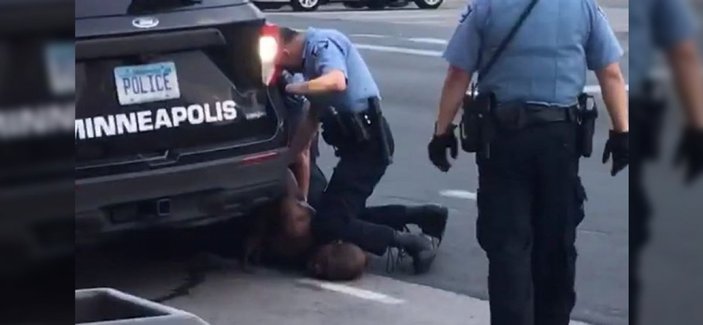 ABD'de polis, şüpheliyi boğarak öldürdü