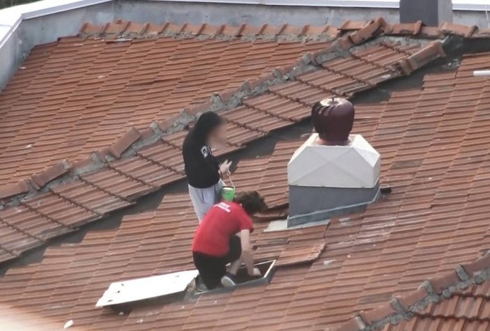Çatı katında tehlikeli akrobatik gösteri