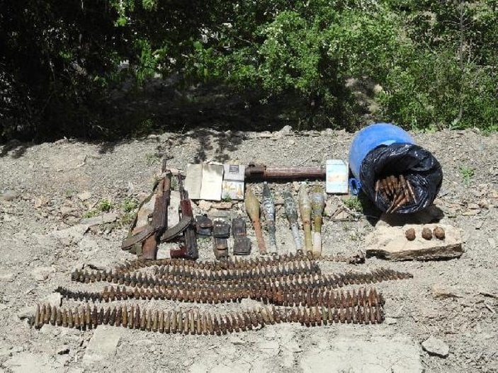 Hakkari'de PKK'ya ait silah ve mühimmat bulundu
