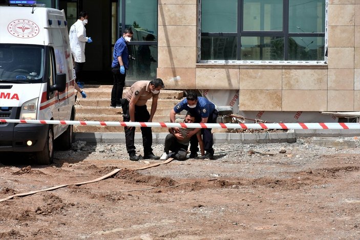Diyarbakır'da işçiler vinçten düştü: 1 ölü, 1 yaralı