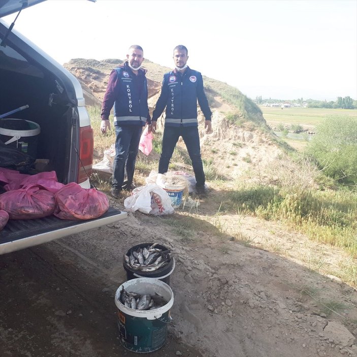 Van'da kaçak inci kefali avlayanlara para cezası