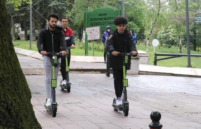Ankaralı gençler parklara akın etti
