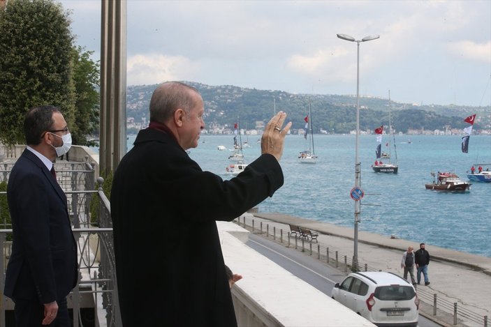 İstanbul Boğazı'nda fetih için saygı geçişi