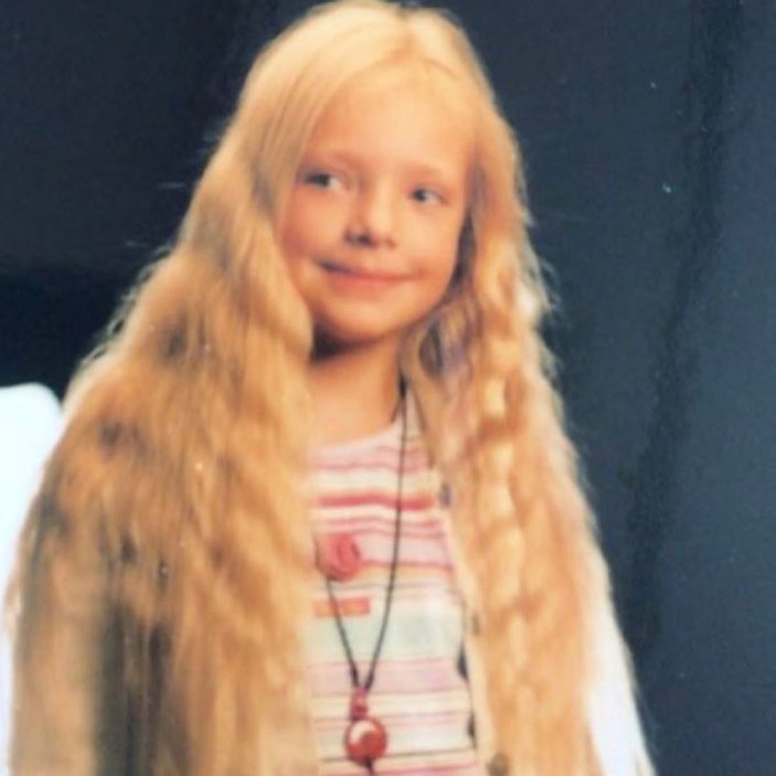 Peskov'un kızı Yelizaveta'dan Sarışınlar Günü paylaşımı