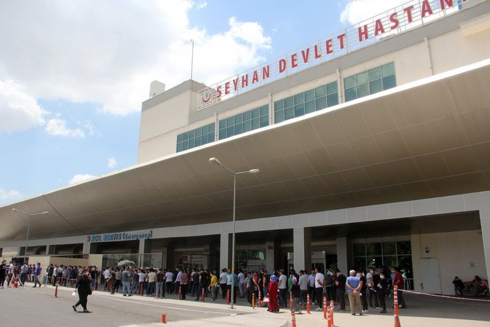 Adana'da asker adaylarının korona testi kuyruğu