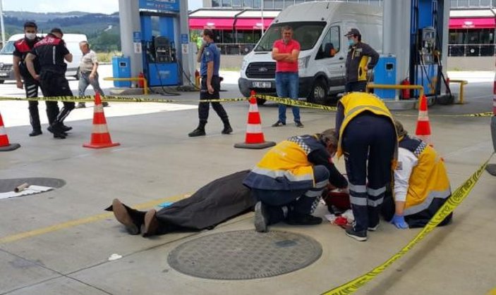 Bursa'da 54 yaşındaki adam kendi aracında vuruldu