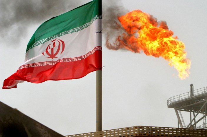 İran'ın petrol gelirleri 9 yılda yüzde 92 eridi