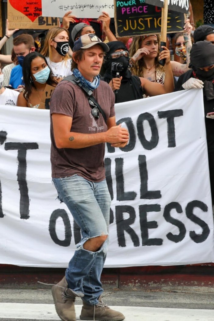 ABD'de ünlüler Floyd için protesto gösterilerinde