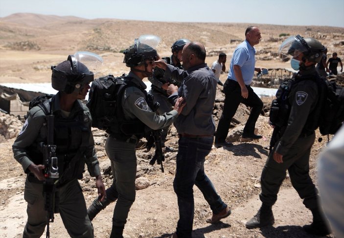 İsrail askerleri, Filistinlilere ait 16 yapıyı yıktı