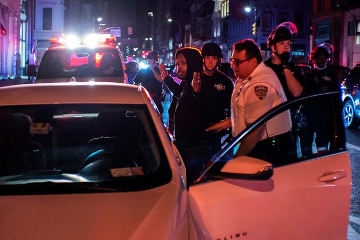 New York'ta yağmalamalar nedeniyle 700 kişiye gözaltı