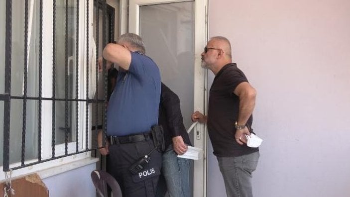 Antalya'da madde bağımlısı genç, annesini eve kilitledi
