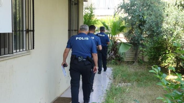 Antalya'da madde bağımlısı genç, annesini eve kilitledi