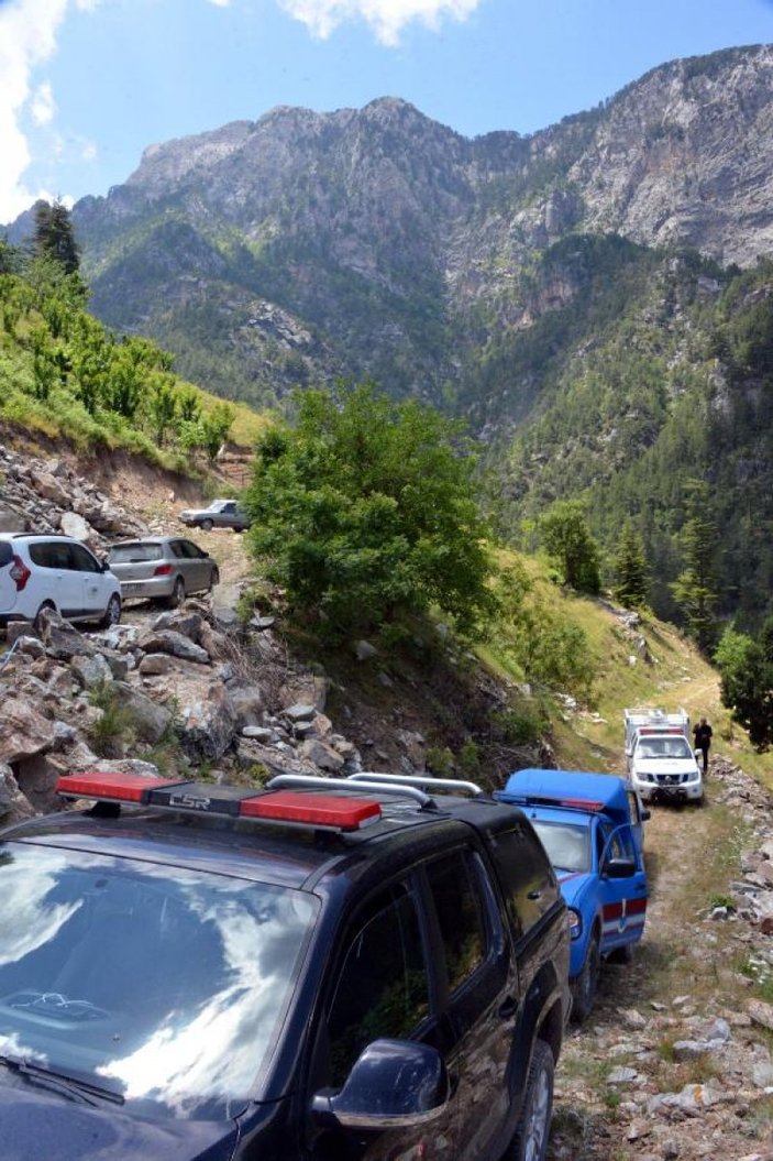 450 metre yükseklikten düşen amatör dağcı öldü