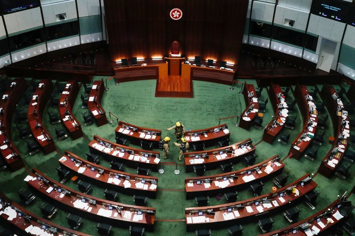 Hong Kong meclisinde Çin Milli Marşı gerginliği