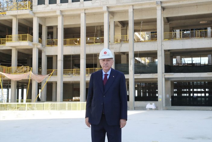 Cumhurbaşkanı Erdoğan CSO'nun yeni binasını inceledi