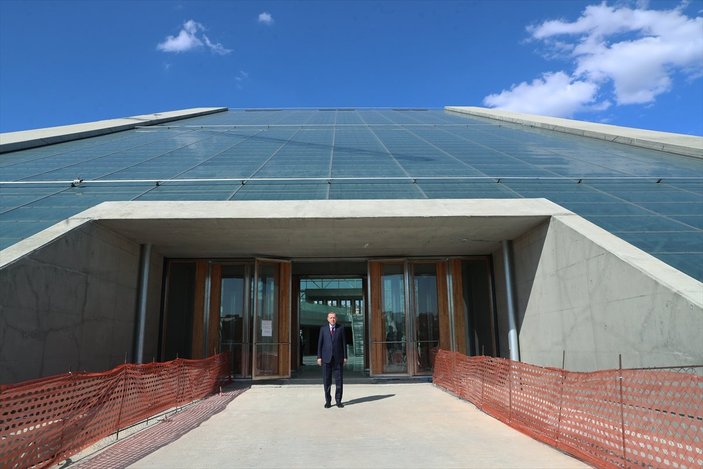Cumhurbaşkanı Erdoğan CSO'nun yeni binasını inceledi