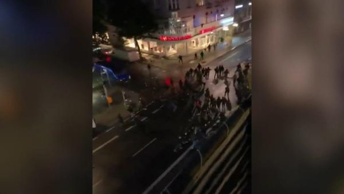 Almanya'da Floyd protestolarında mağaza yağmalandı