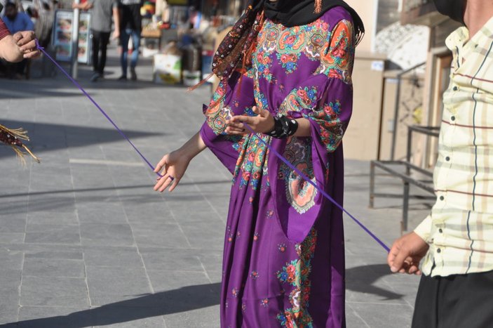Mardin'de korona nedeniyle halay çekememeye 'ipli' çözüm