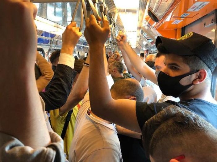 İstanbul'da metroda yoğunluk
