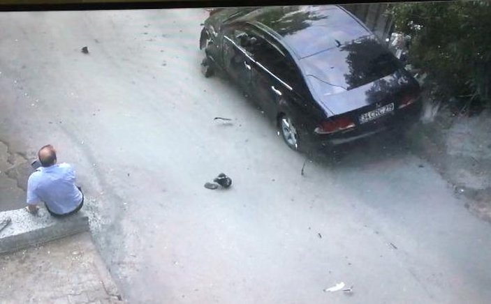 Beyoğlu'nda kaza yapan araç tehlike saçtı