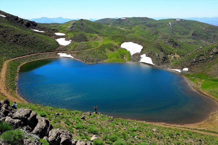 Bingöl'de kalp şeklindeki göl ilgi odağı oldu