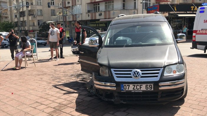 Adana'da iki araç çarpıştı: 4 yaralı