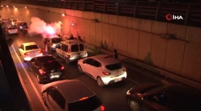 İstanbul'da asker uğurlamasında yine yol kapatıldı