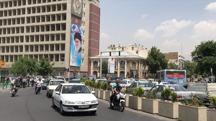 İran'da son 24 saatte 74 kişi daha hayatını kaybetti