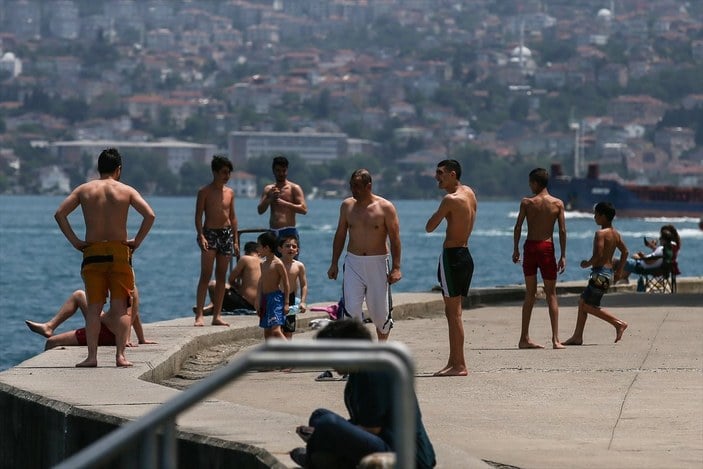 İstanbullular yine sahillere akın etti