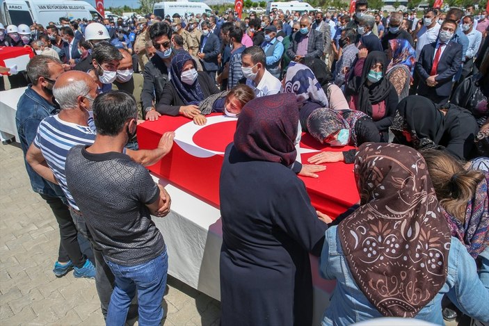 Van'da şehit olan 2 işçi, son yolculuğuna uğurlandı