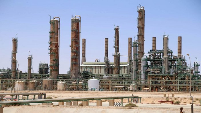 Hafter milisleri El-Fil petrol sahasında üretimi durdurdu