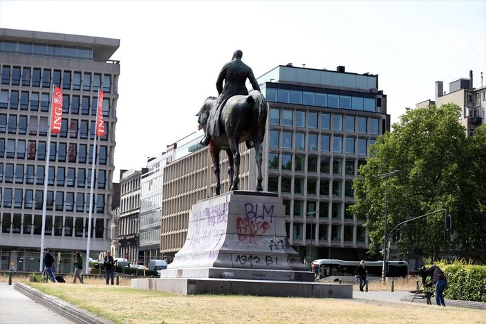 Belçika Kralı 2. Leopold'un heykeli yine tahrip edildi