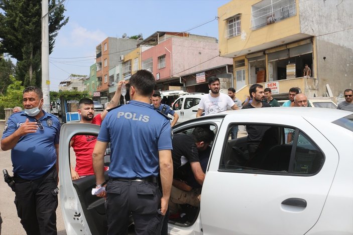 Adana'da iki kardeş, kuzenlerinin saldırısına uğradı