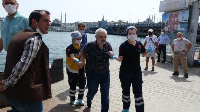 İstanbul'da başı dönen yaşlı adam, denize düştü