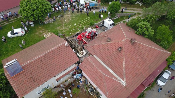 Sakarya’da freni boşalan kamyon eve daldı: 1 ölü 2 yaralı