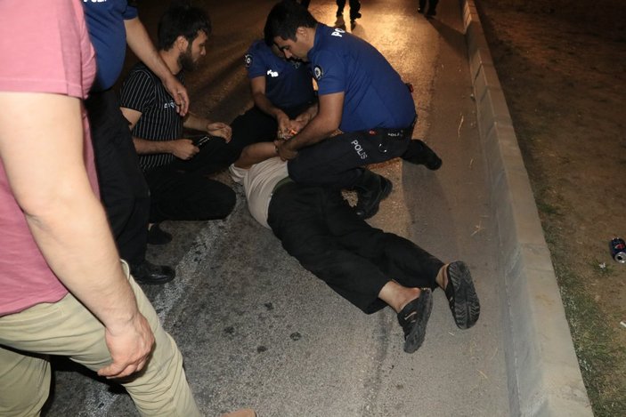 Adana'da polise çarpıp kaçtı, aracından uyuşturucu çıktı