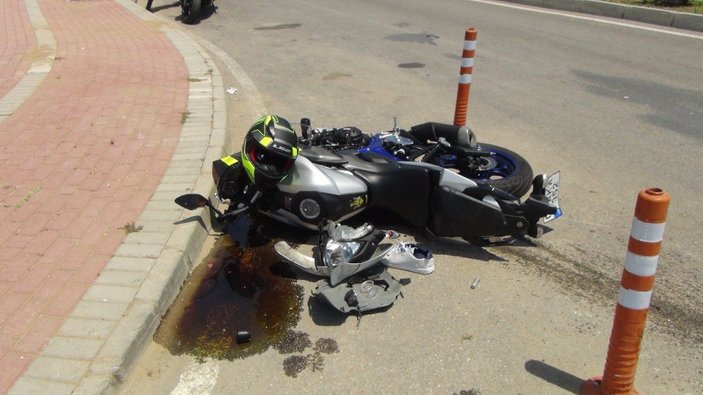Antalya'da motosiklet sürücüsü ticari araca çarptı