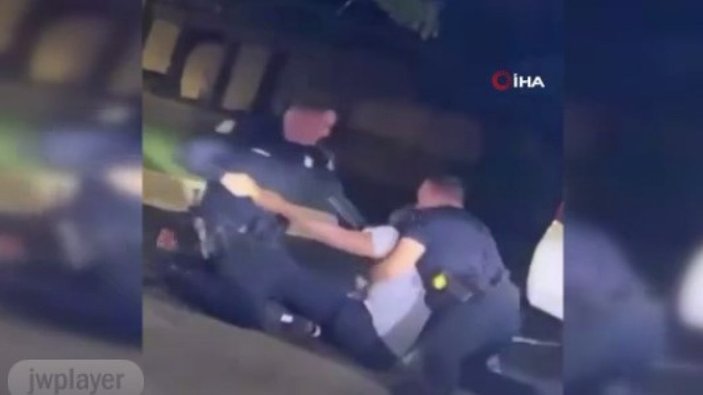 ABD'de polis 1 siyahi Amerikalıyı sokak ortasında vurdu