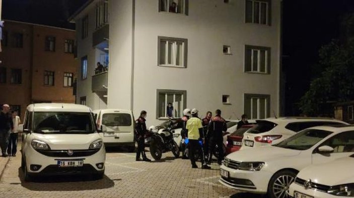 Bursa'da 'dur' ihtarına uymayan sürücü 3 araca çarptı