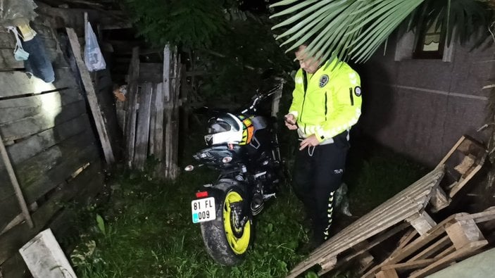 Düzce'de polisin üzerine motosiklet sürdü